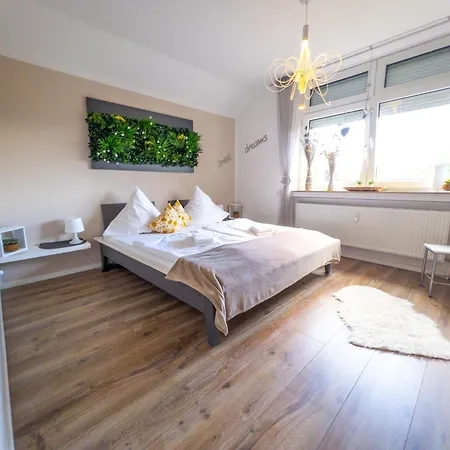 Smartfewo Sauna Balkon Parkplatz * Бад-Цвишенан